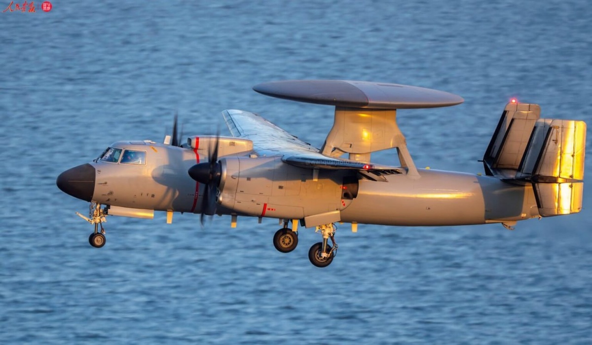 Исторический момент: Китай принял на вооружение палубный самолёт ДРЛОиУ KJ-600 «Нэчжа». Фото: Xi'an Aircraft Corporation