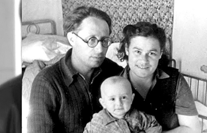 Из семьи репрессированного.