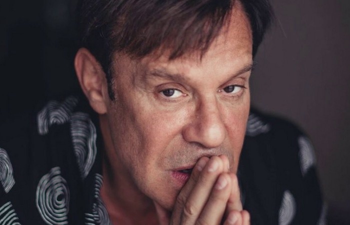 Говорили, что эмигрировал в Израиль.