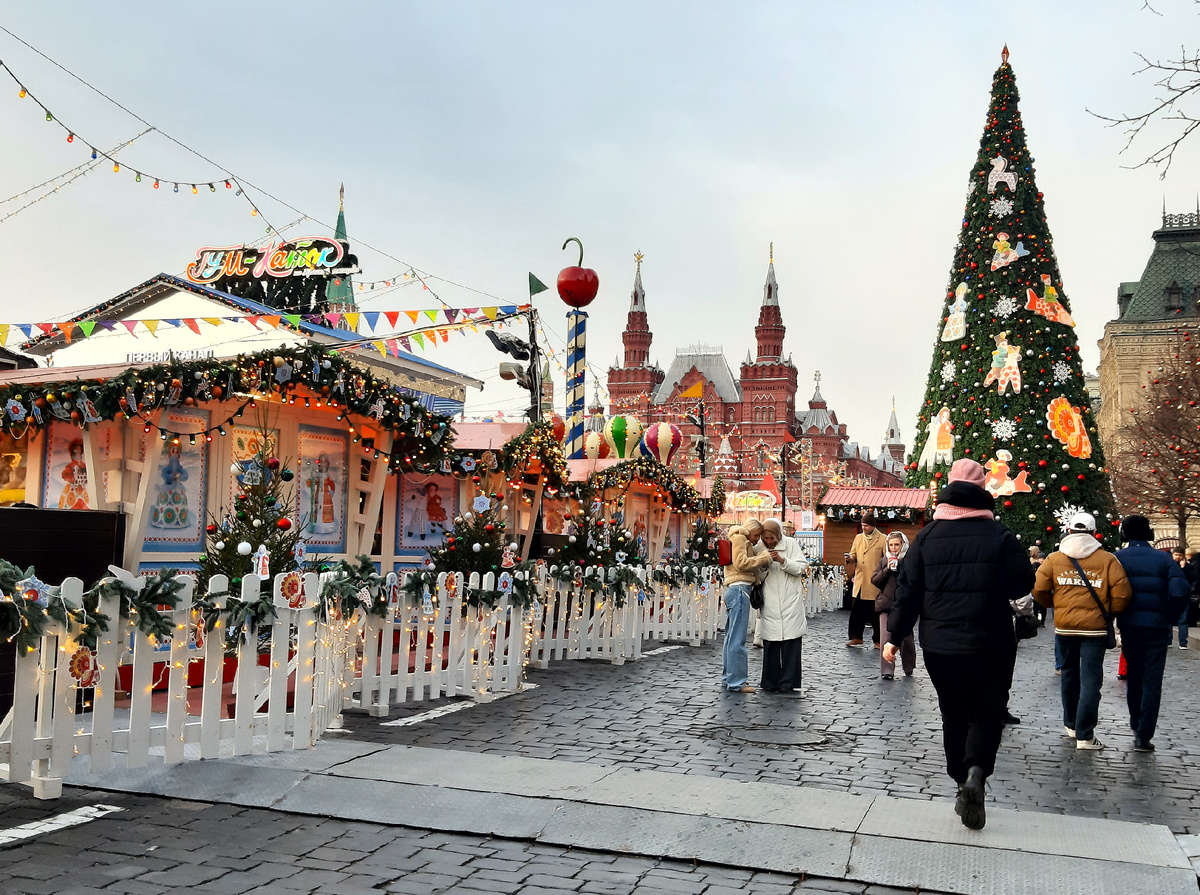 Новогодняя Москва 2026. ГУМ-ярмарка и ГУМ-каток на Красной площади.