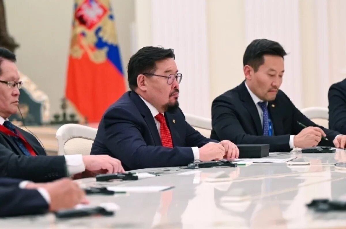    Премьер Монголии Занданшатар передал Путину привет от монгольского лидера