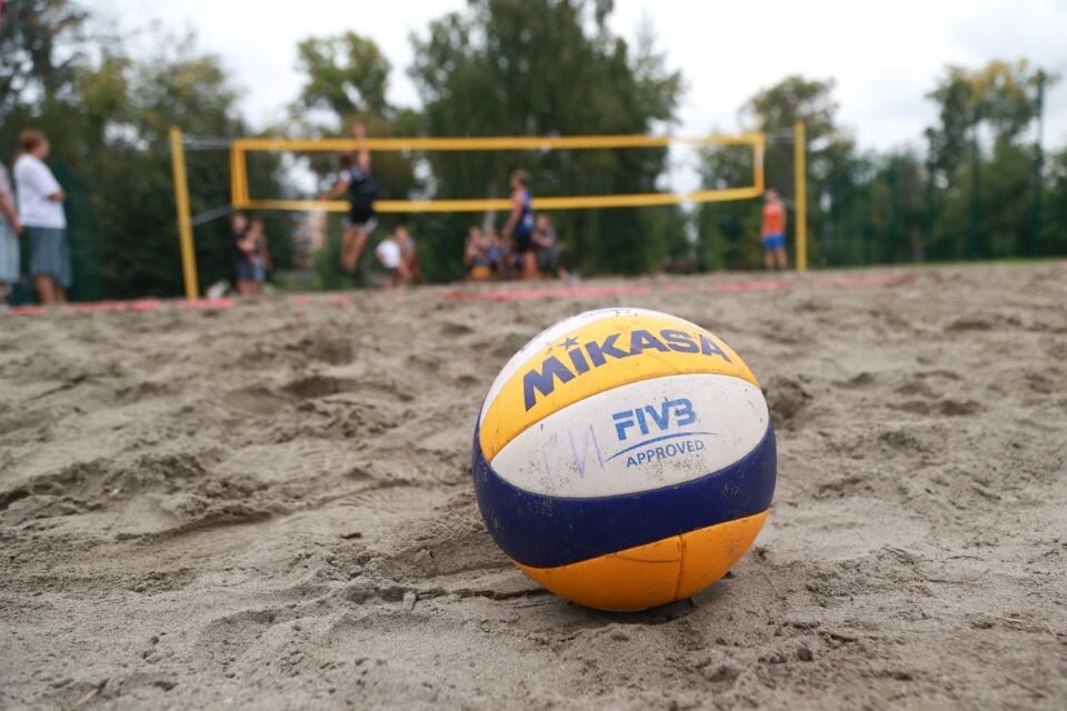    Открытие площадки для пляжного волейбола в Барнауле . Источник: Олег Укладов
