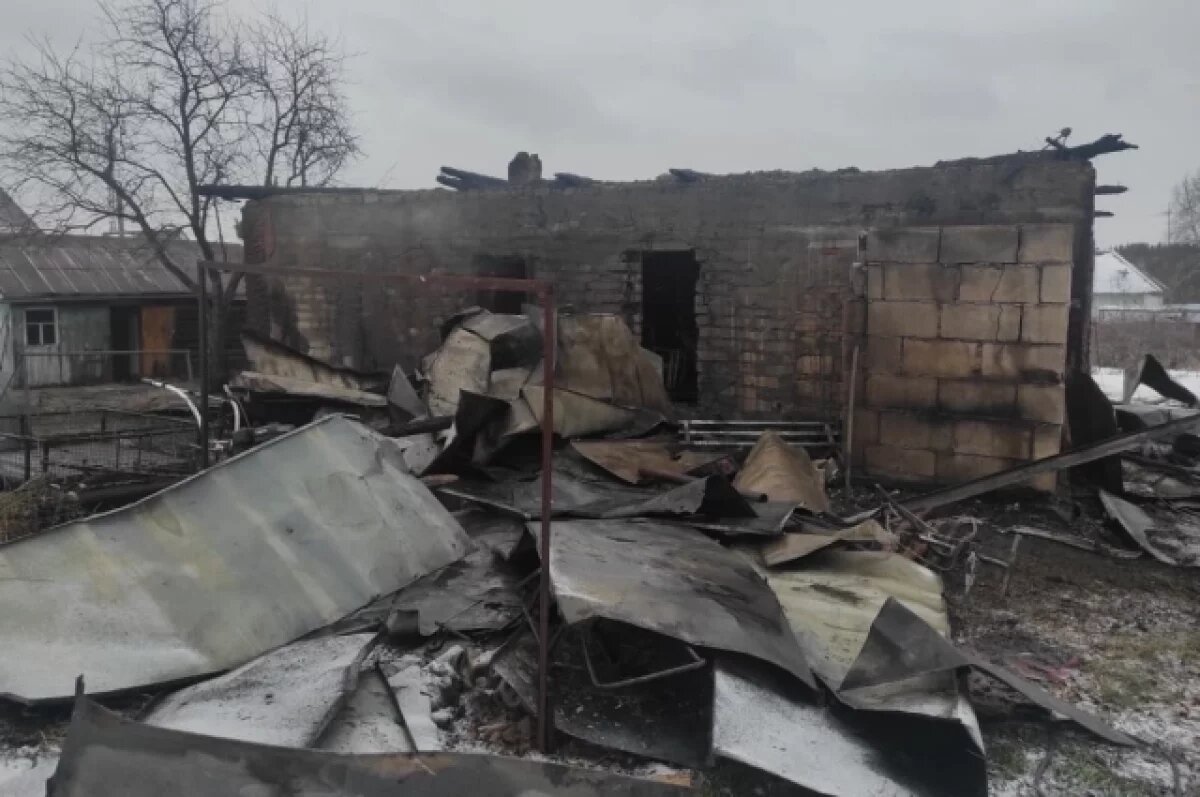    Пострадавшие во время пожара на Алтае мужчина и ребенок идут на поправку