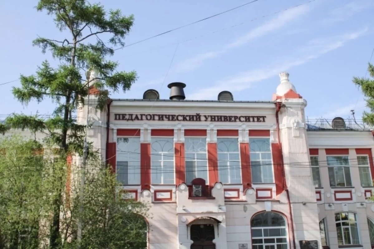    Внучка Волкова передала ТГПУ архив писателя