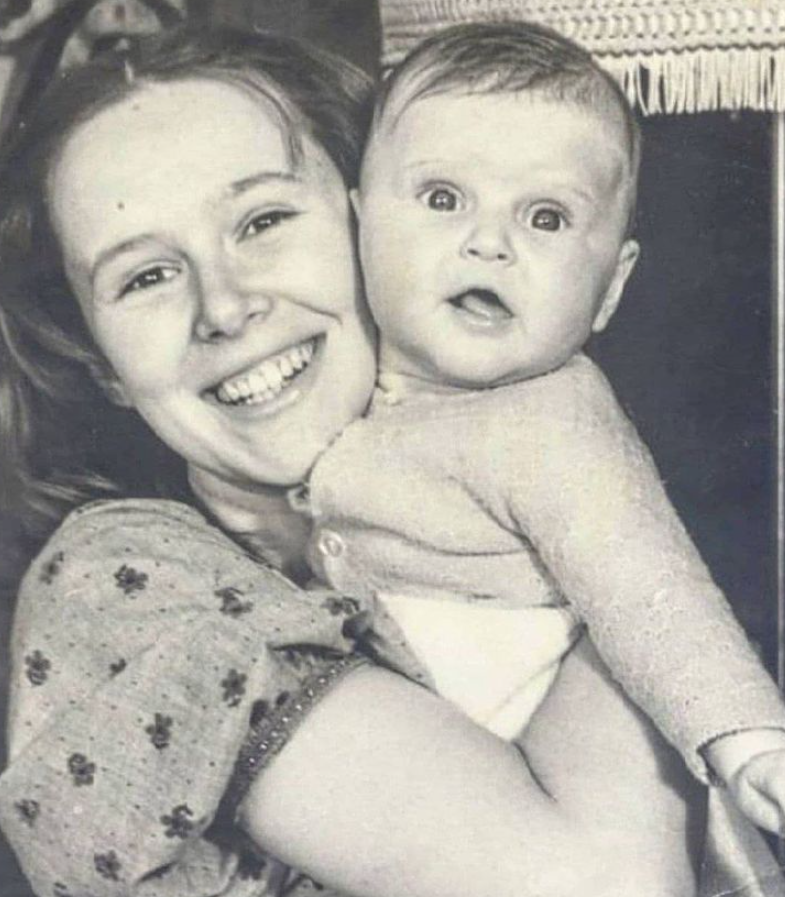 Евгения Симонова с дочкой