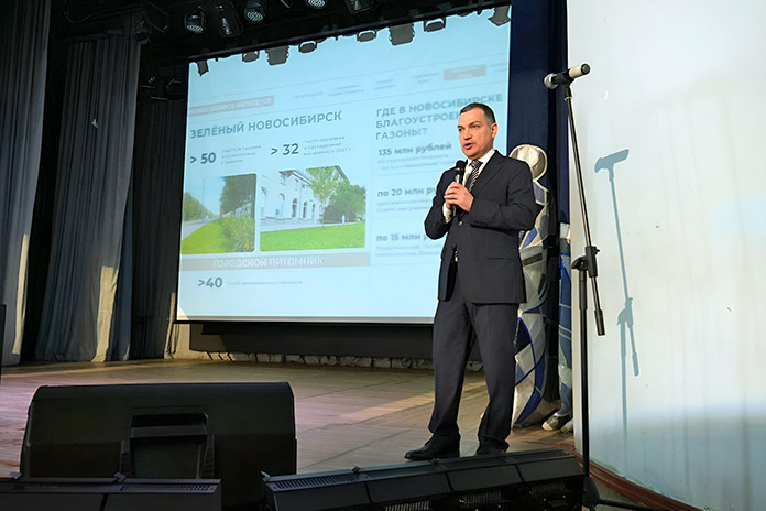    Максим Кудрявцев в Первомайском районе Новосибирска. Источник фото телеграм-канал Максима Кудрявцева
