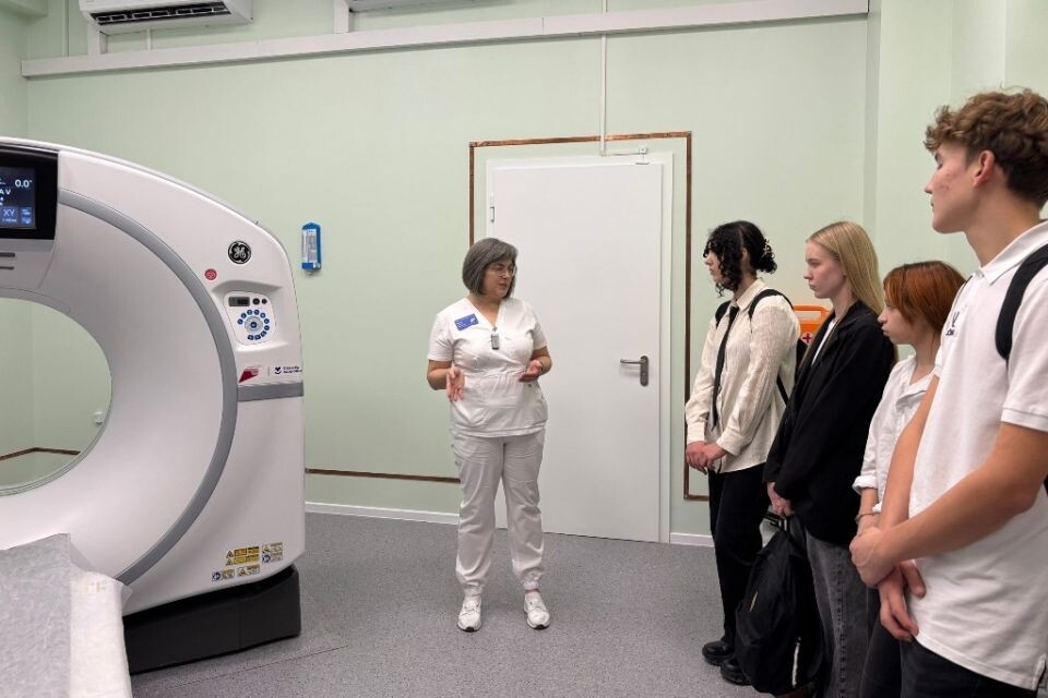    Профориентационный проект в поликлинике № 14. Источник: duma-barnaul.ru