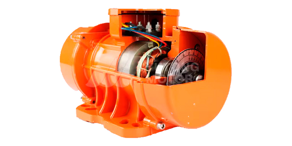 Трехфазный асинхронный вибрационный двигатель. Снимок взят из https://www.alibaba.com/product-detail/MVE-700-3-220V-380V-0_1601054322414.html?spm=a2700.7724857.0.0.43cd1dcbjDXZVy