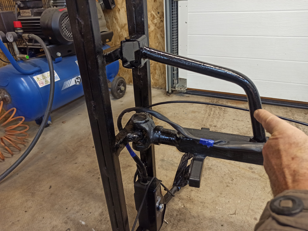 Дополнительный кронштейн. 