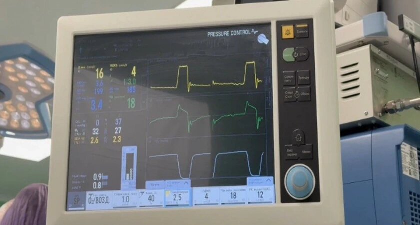    Иркутские хирурги выполнили эндоскопическую операцию ребенку с редкой патологией