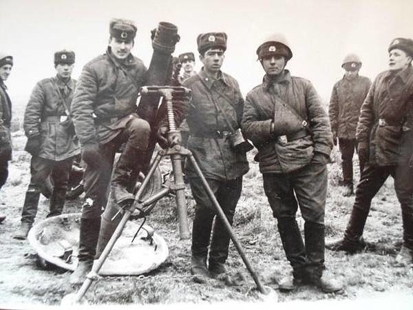 Миномётчики!