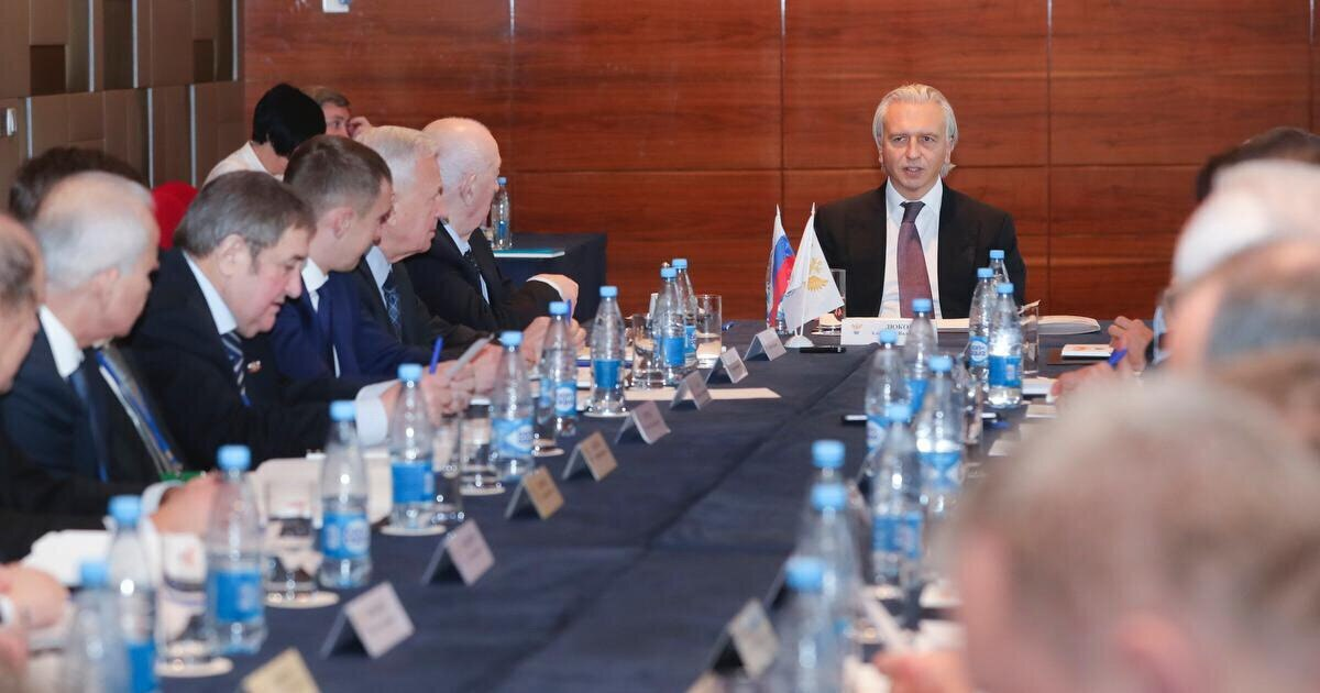 Встреча выпускников Слизерина?...Нет, исполком РФС)