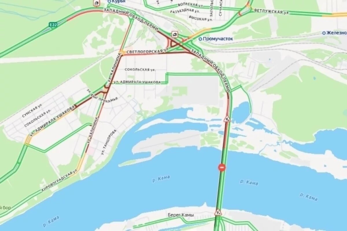    Жители Перми встали на Красавинском мосту в 4-километровой пробке из-за ДТП