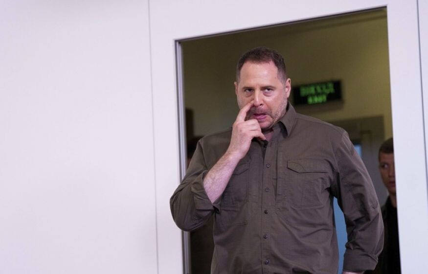    Политический пожар в Киеве: Зеленский на грани потери Ермака из-за «дела Миндича»