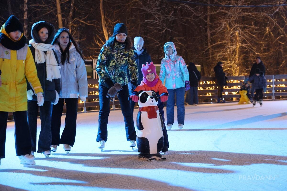    Главное украшение катка еще держится в секрете