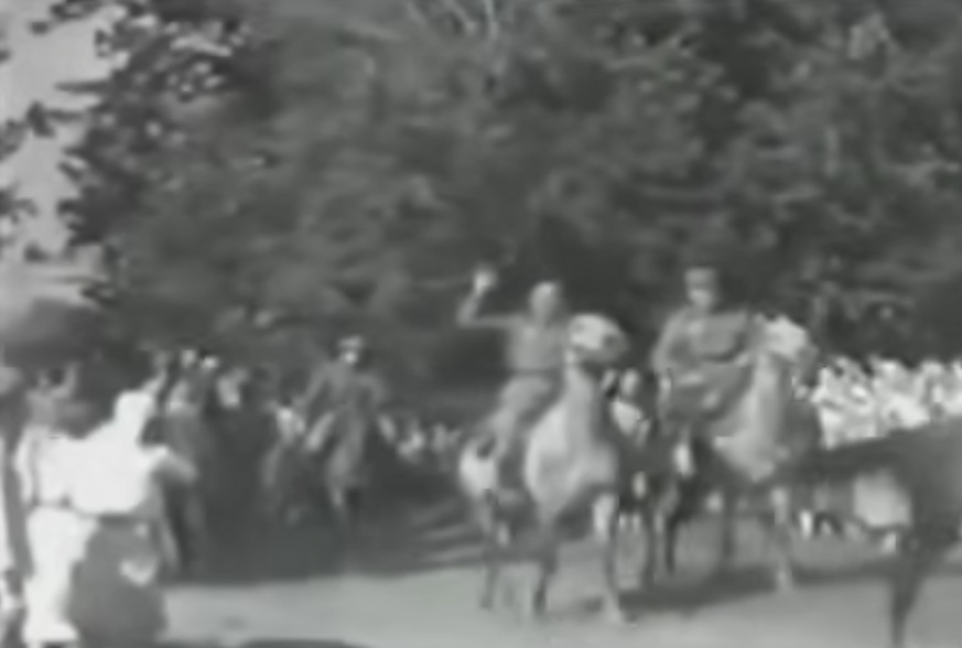    Казаки в Берлине. Кадр советской кинохроники