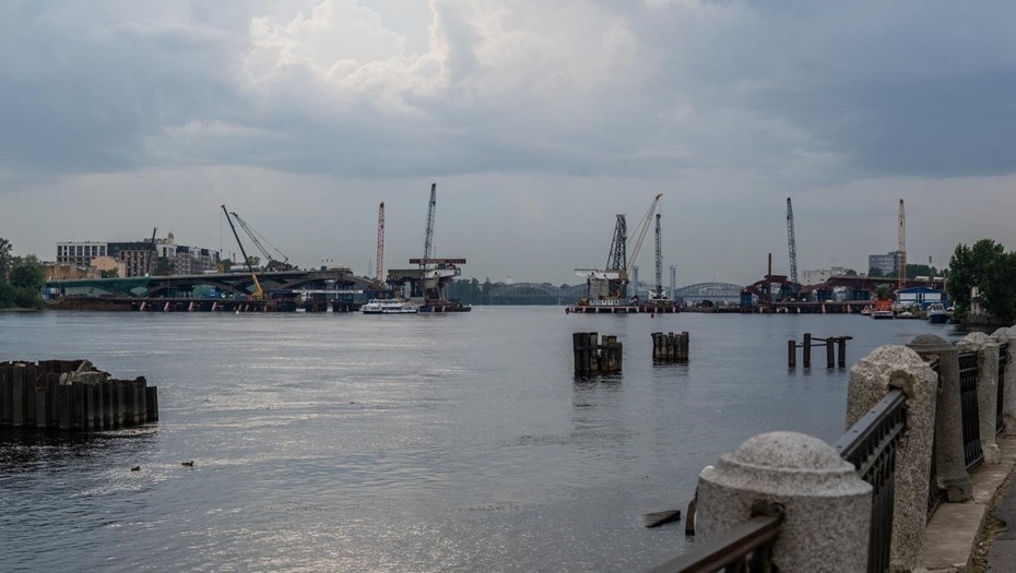    У Смоленского моста выставили на продажу нереализованный проект реконструкции здания Автор фото: Тихонов Михаил