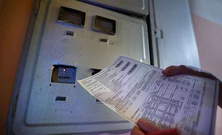 Ставьте счётчик или платите больше: новые правила ЖКХ изменят наши затраты и отношения с управляющими