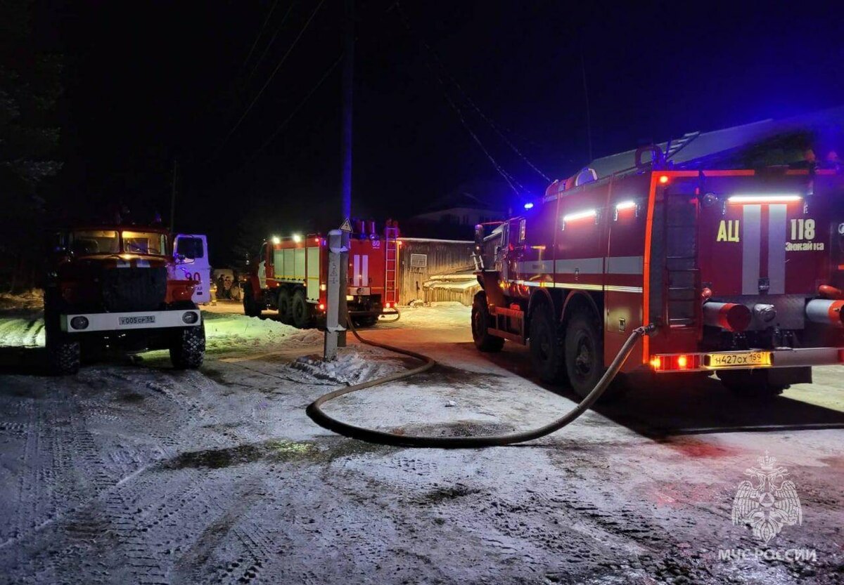    фото с места пожара от МЧС