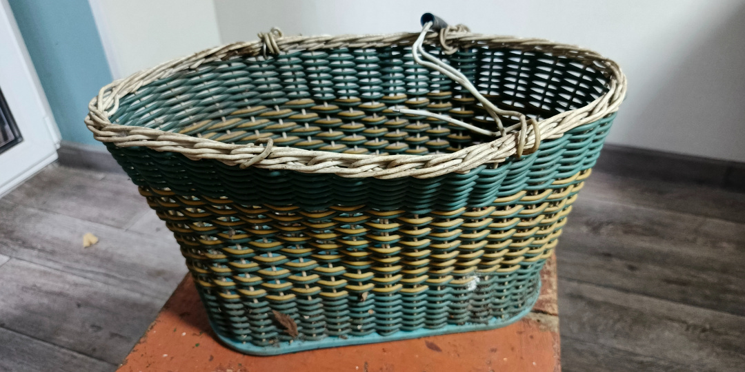 Добываю алюминий электротех из советской корзинки. Сколько и чего мне удалось добыть