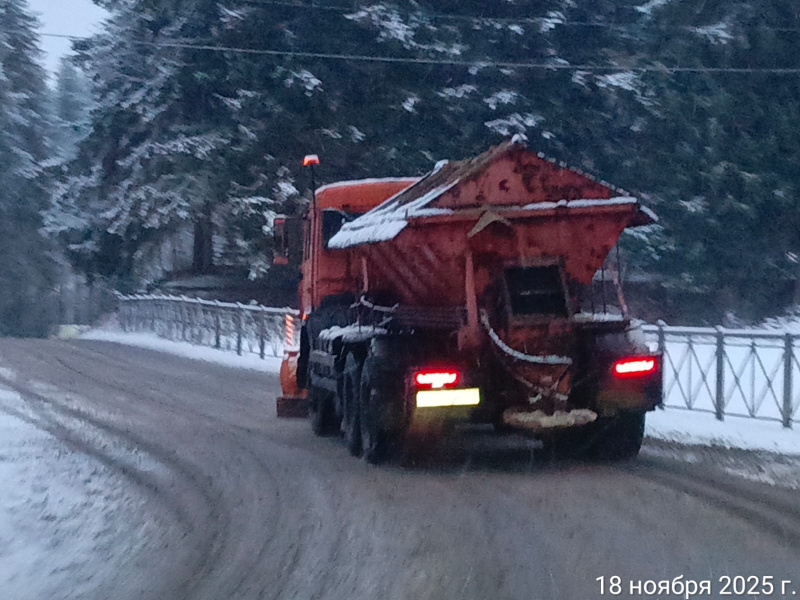    Техника вышла на снегоборьбу в Лахденпохском округе