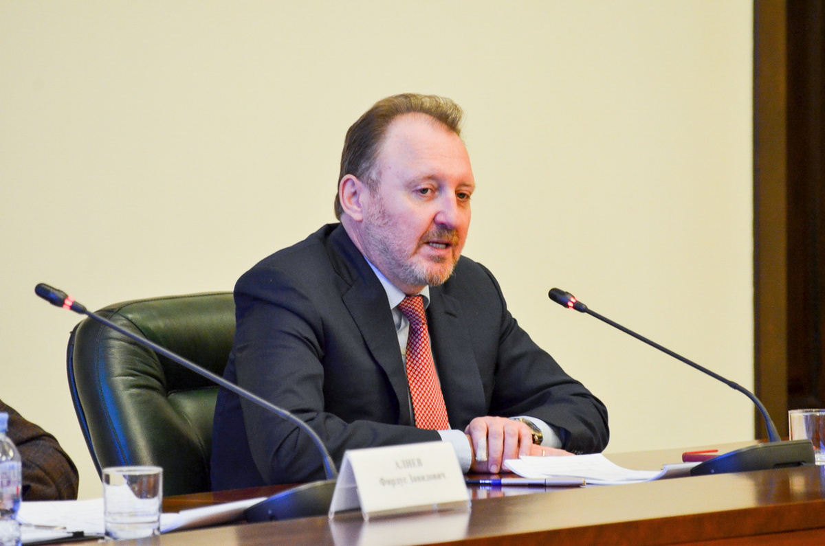 Борис Кириллов высоко оценил уровень профессионального подхода информполитики в Тюменской области.  Фото: ФедералПресс / Дмитрий Шевалдин