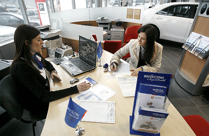 Всем привет! Сегодня поговорим о деле, которое хотя бы раз в год касается каждого автовладельца — о покупке полиса ОСАГО. Казалось бы, рутина: заплатил и забыл. Но именно в этой рутине таится масса подводных камней, способных вылиться в переплату в тысячи рублей или, что хуже, в проблемы при страховом случае.