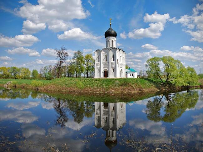 Церковь Покрова на Нерли. Фото из интернета