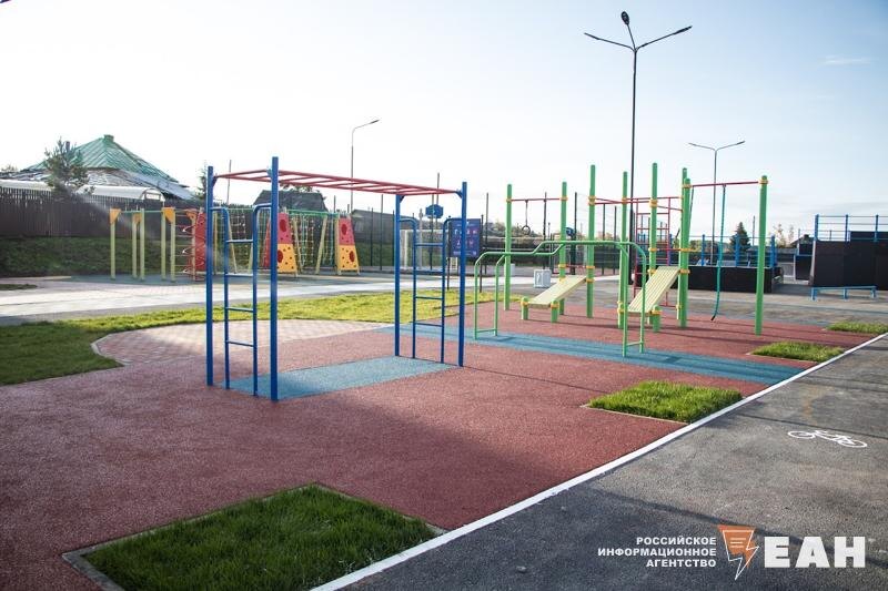    Спортивная площадка на улице