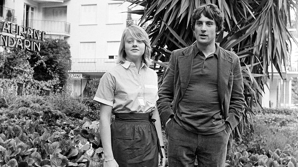 С актером Робертом де Ниро перед показом фильма Мартина Скорсезе «Таксист» на Каннском кинофестивале в 1976 году. В этой картине Джоди Фостер сыграла малолетнюю проститутку и была номинирована на «Оскар» за эту роль.📷Фото: AP