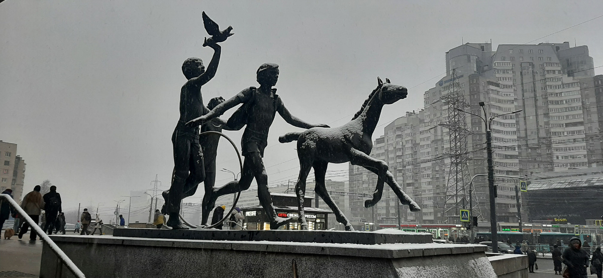 Петербург. Метро "Пионерская". 