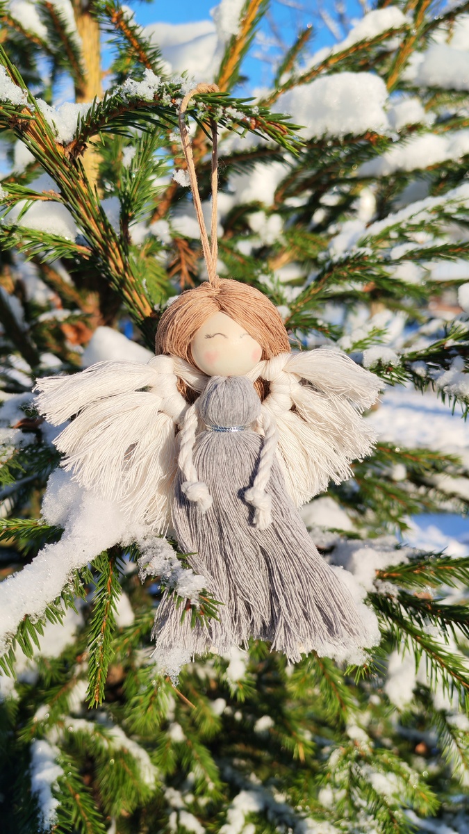 В наборе 5 ангелкоа, но я пока сделала только одного