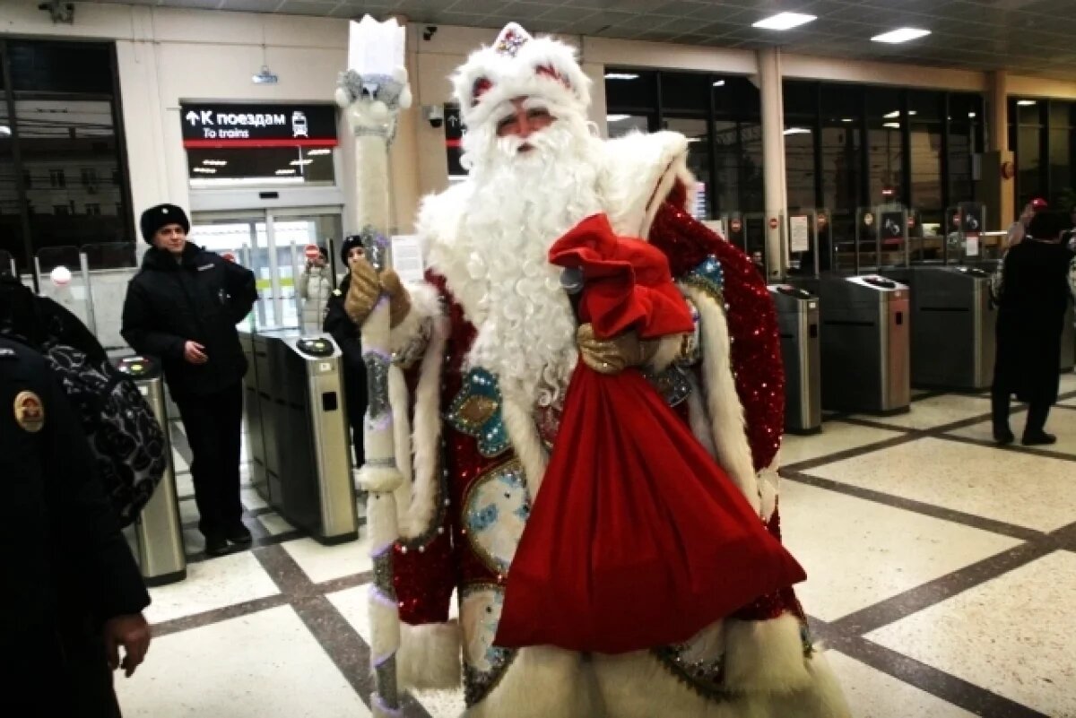    Волшебное шествие Дедов Морозов состоялось в Скопине Рязанской области