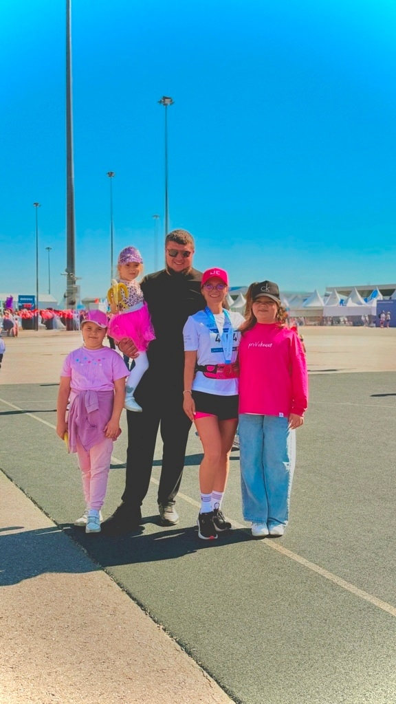 Анна Кудрявцева с семьей