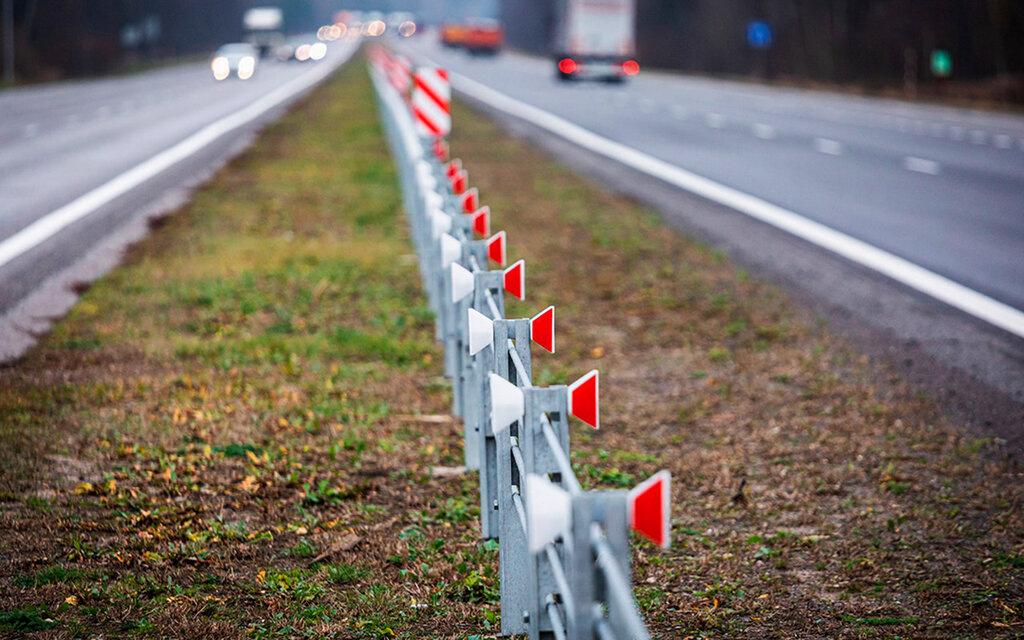 Как выглядят катафоты на дорогах (трассах)