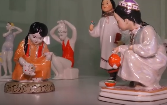     В минусинском музее показали коллекции стекла, хрусталя и фарфора