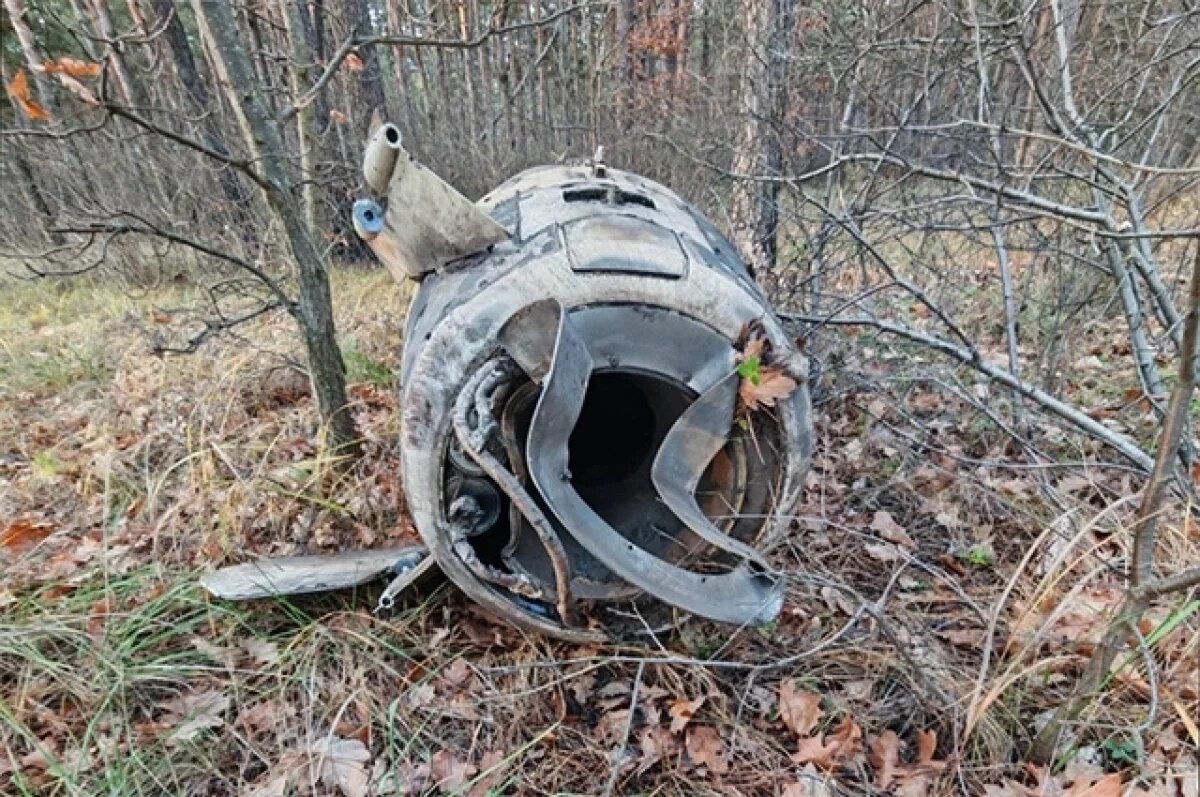    Обломки сбитой российской ПВО ракеты ATACMS, выпущенной ВСУ по Воронежу.