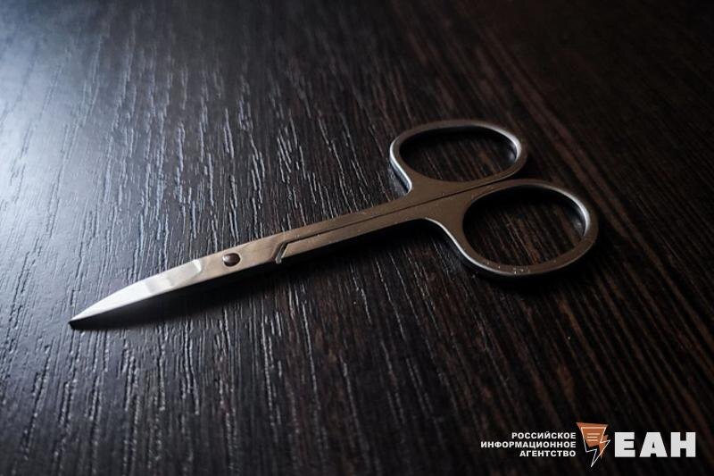    ЕАН. Маникюрные ножницы