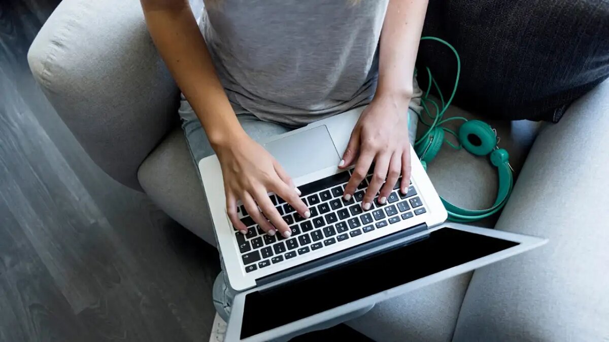    Ноутбук. © ru.freepik.com