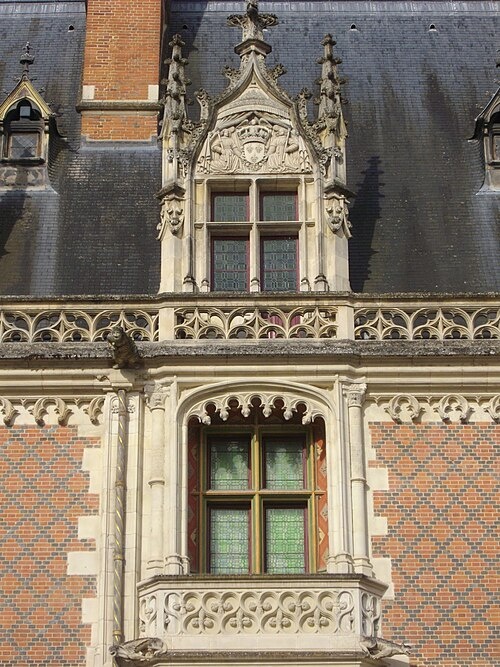  Королевский замок Блуа: восточная сторона крыла Людовика XII. Источник: By Fab5669 - Own work, CC BY-SA 4.0, https://commons.wikimedia.org/w/index.php?curid=72795151