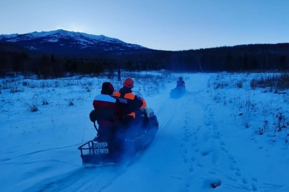    Спасатели на поисках Усольцевых
