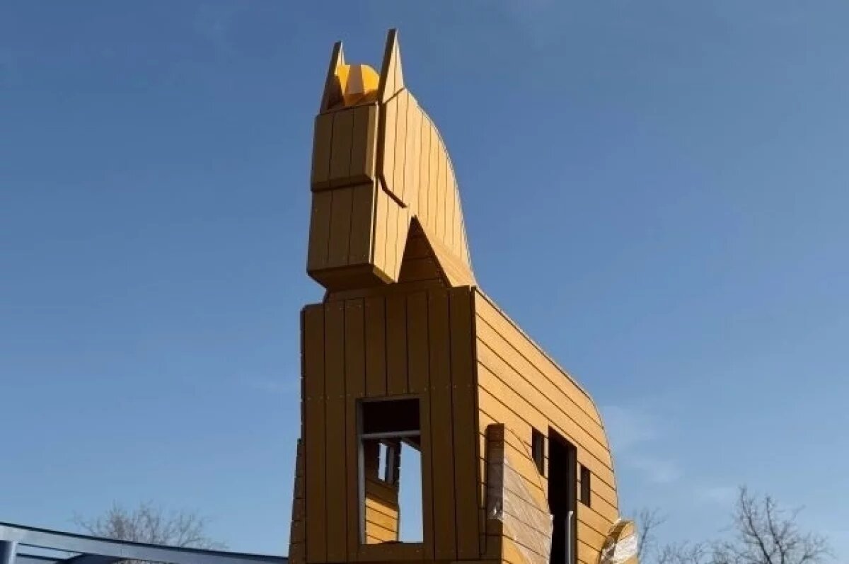    В Приморском парке Керчи появился «Троянский конь»