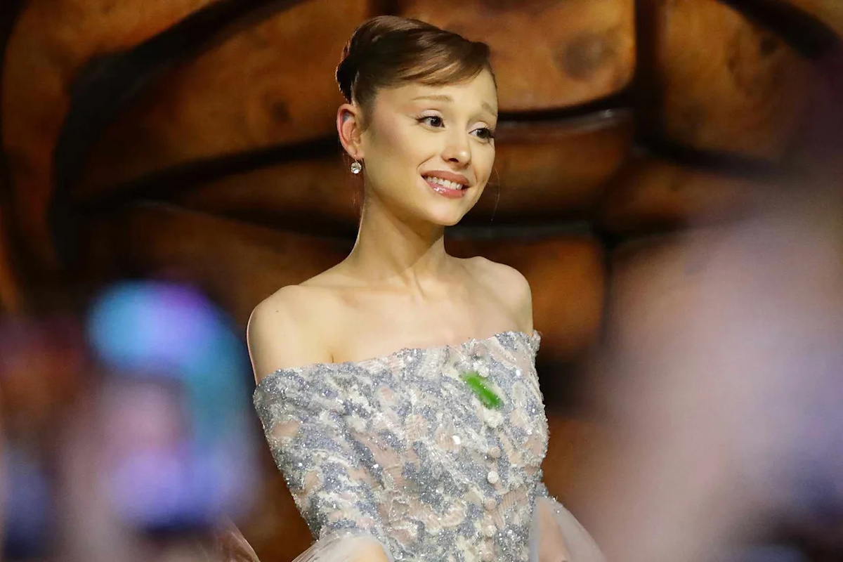 Фото: Ариана Гранде на премьере «Wicked: For Good» в Сингапуре. Suhaimi Abdullah/Getty