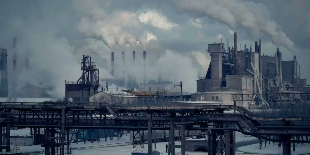 «Зарплата 40 тысяч, воздух жёлтый, жить невозможно» — друг о Челябинске