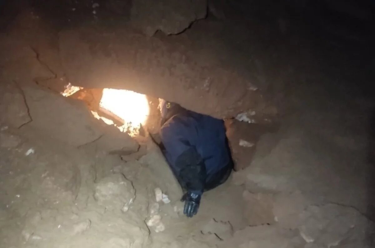    В пещеры, где могли оказаться Усольцевы, спустились опытные альпинисты