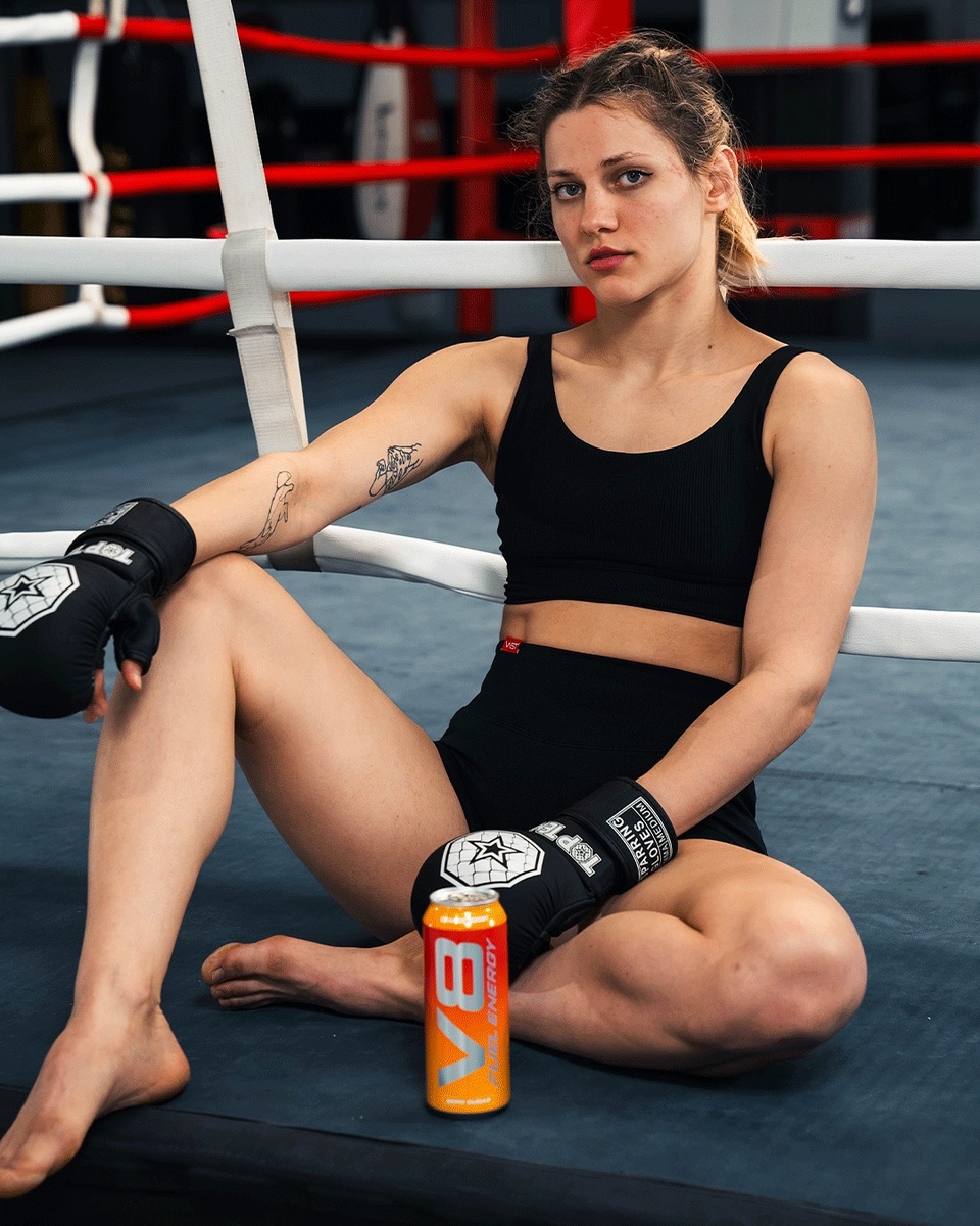 Рычкова на рекламных съемках