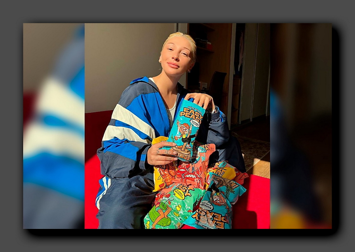 Настя Ивлеева и её чипсы. Фото из открытых источников