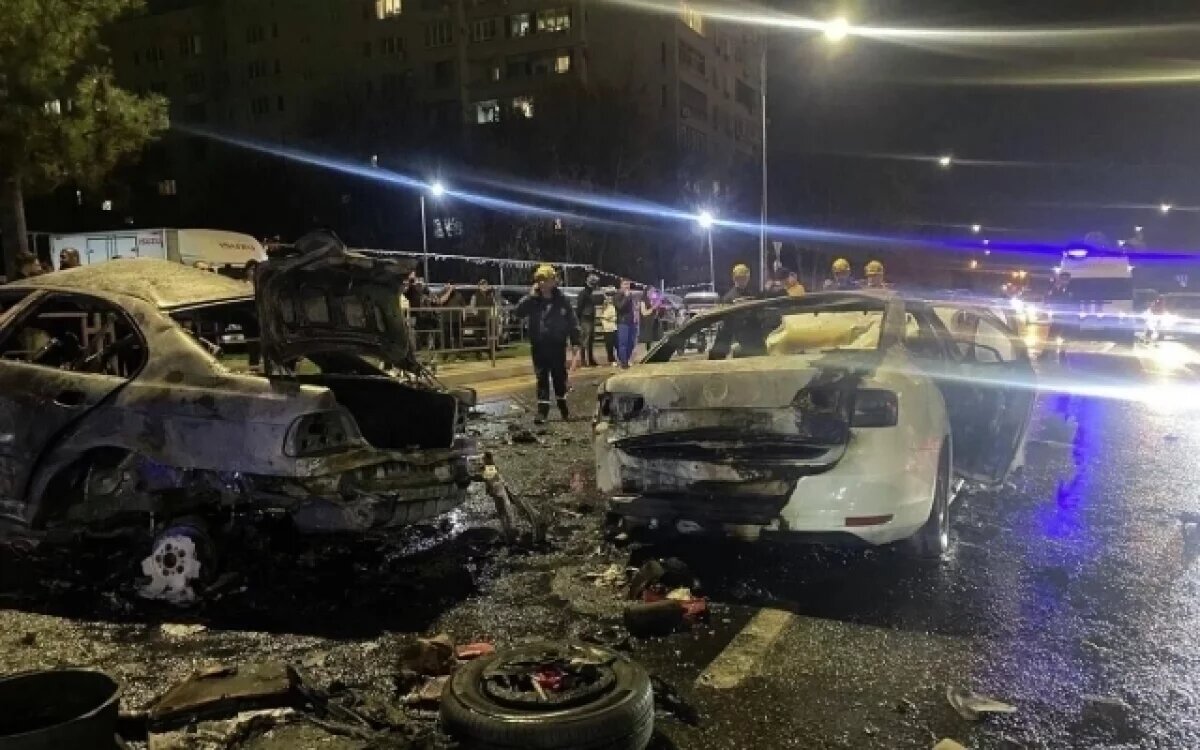    Три человека погибли в ДТП в Краснодаре, где загорелись две иномарки