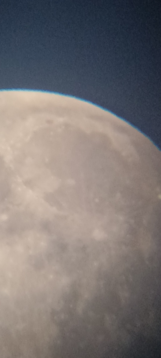 Фото автора.Кратор Тихо,светлое большое пятно)