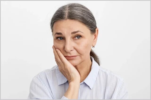    Чем опасно покусывание щек и языка?